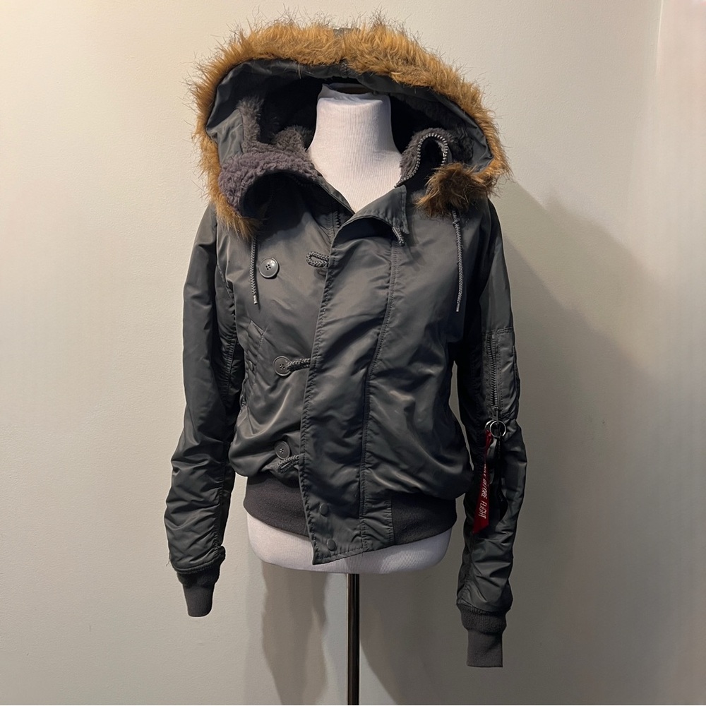 MEN’S ALPHA INDUSTRIES PUFFER BOMBER - Sz SMALL